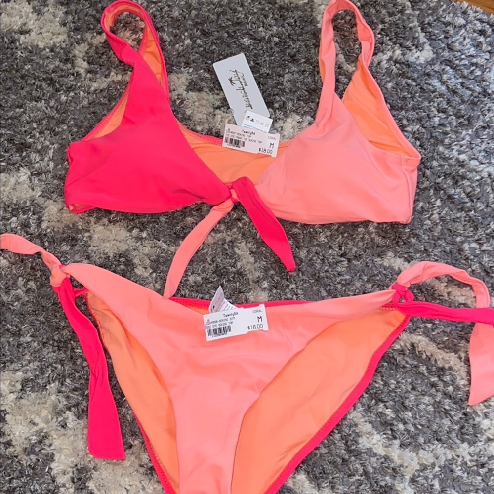 bikini set never worn before medium top and bottom